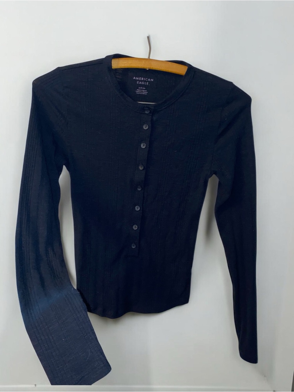 American Eagle Black Ribbed Long-Sleeve Henley Top - Size S